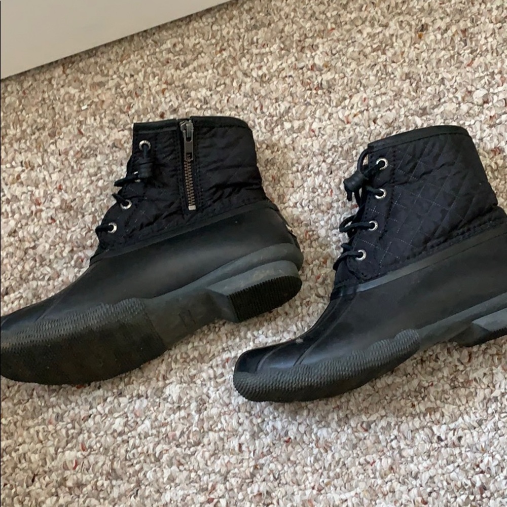 All black quilted sperry duck boot